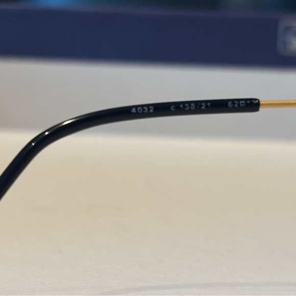 CHANEL Gold Rimless Glasses with Modern Design - Picture 6 of 12